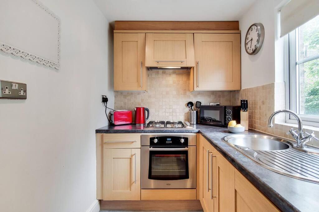 Ar1 - 1 Bed In Heart Of Fulham Broadway Londra