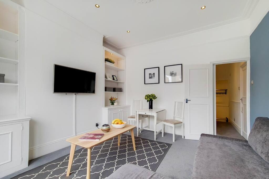 Ar1 - 1 Bed In Heart Of Fulham Broadway *